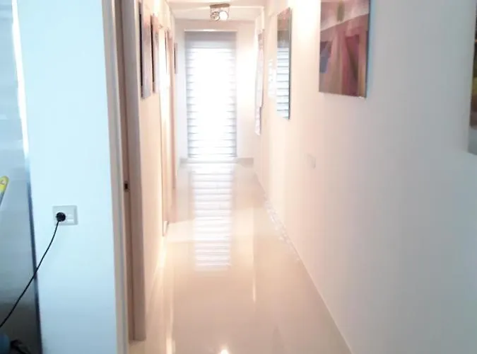 136 A First Line Sleeps 6 דירה