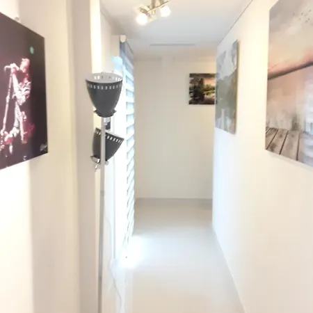 136 A First Line Sleeps 6 Appartamento Marbella