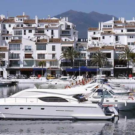 136 A First Line Sleeps 6 * Marbella