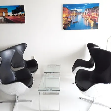 136 A First Line Sleeps 6 * Марбелья