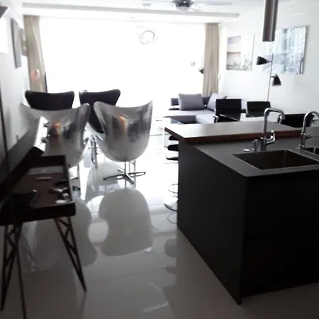 136 A First Line Sleeps 6 * Марбелья